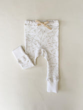 Load image into Gallery viewer, Organic Cotton Footie Cuff Leggings - Snowberry
